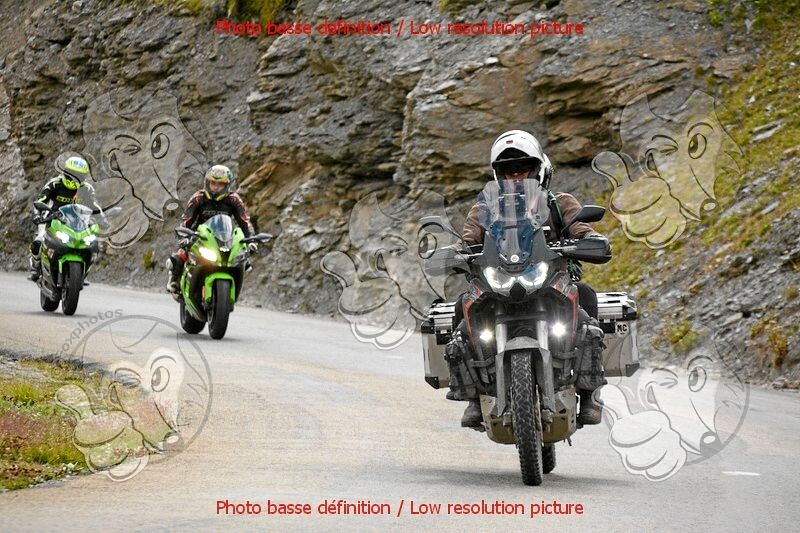 YR88330-15h28m33_xlarge.jpg
